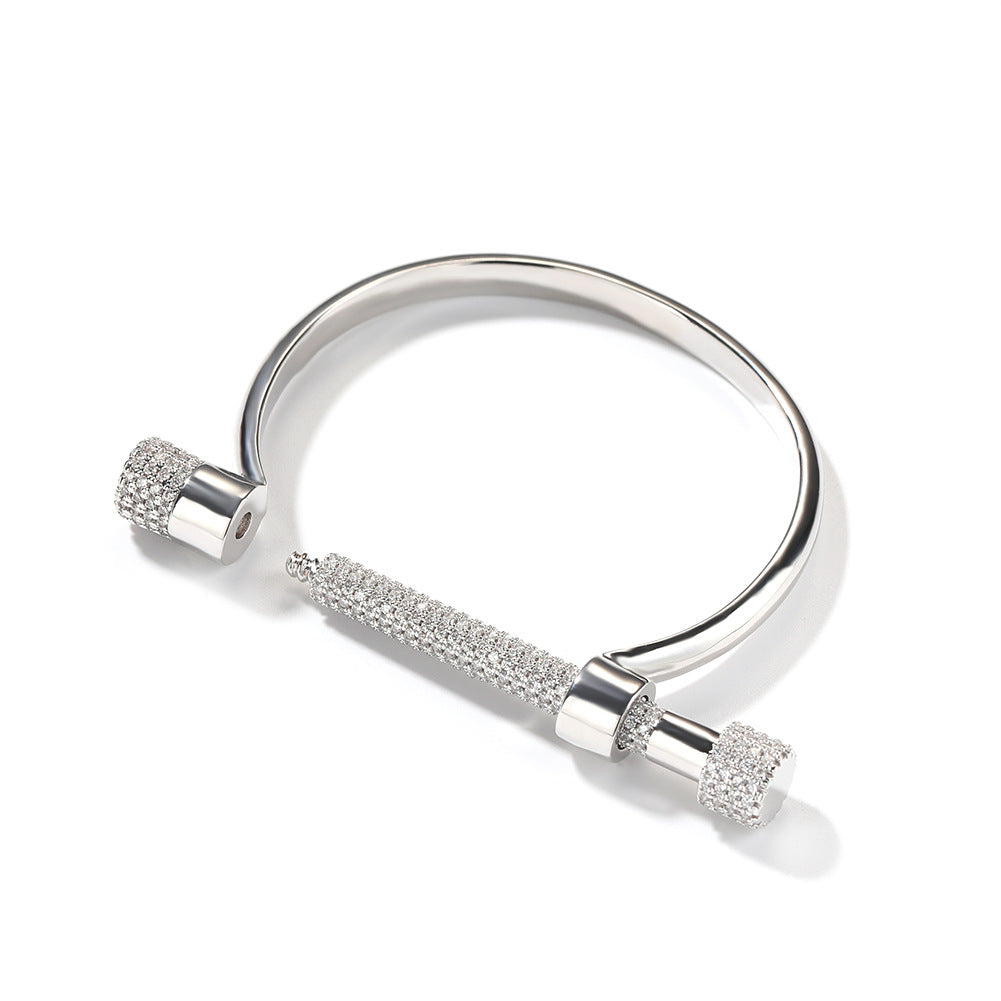 Horseshoe-shaped bracelets inlaid with zircon and diamonds by nowadaysfashion