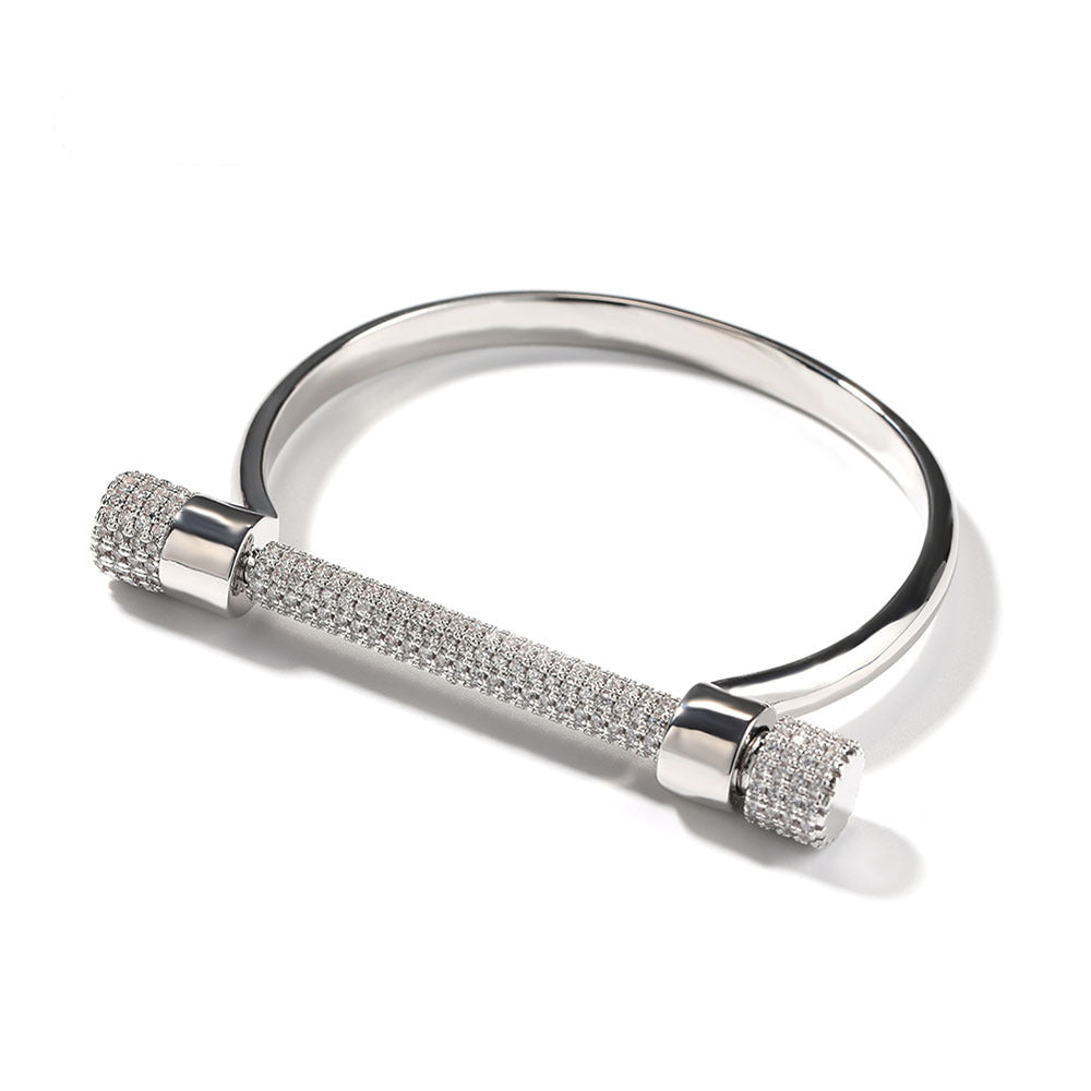 Horseshoe-shaped bracelets inlaid with zircon and diamonds by nowadaysfashion