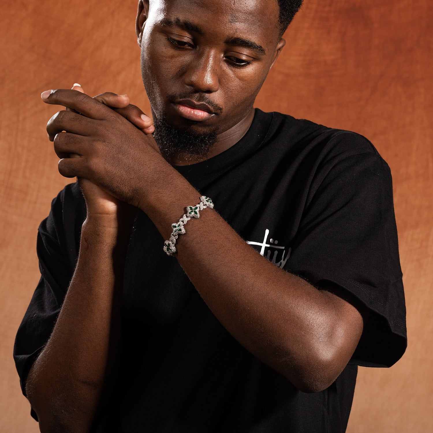 Hip-hop zircon colored infinite four-leaf clover bracelet by nowadaysfashion