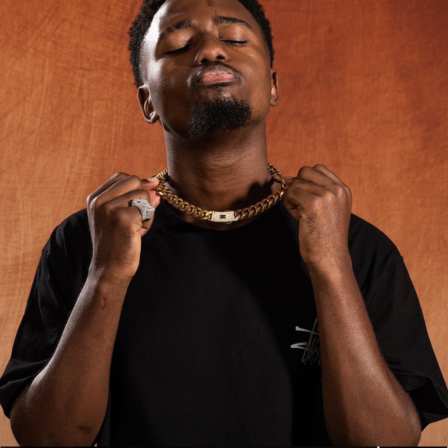 Hip-hop diamond-encrusted clasp smooth Cuban chain by nowadaysfashion