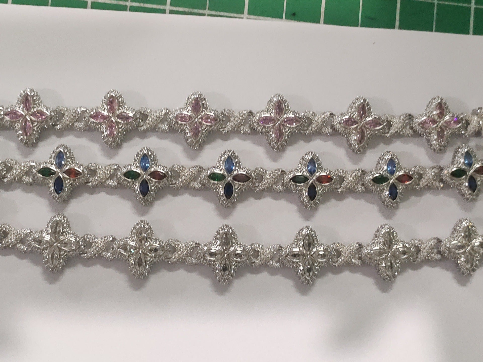 Hip-hop zircon colored infinite four-leaf clover bracelet by nowadaysfashion