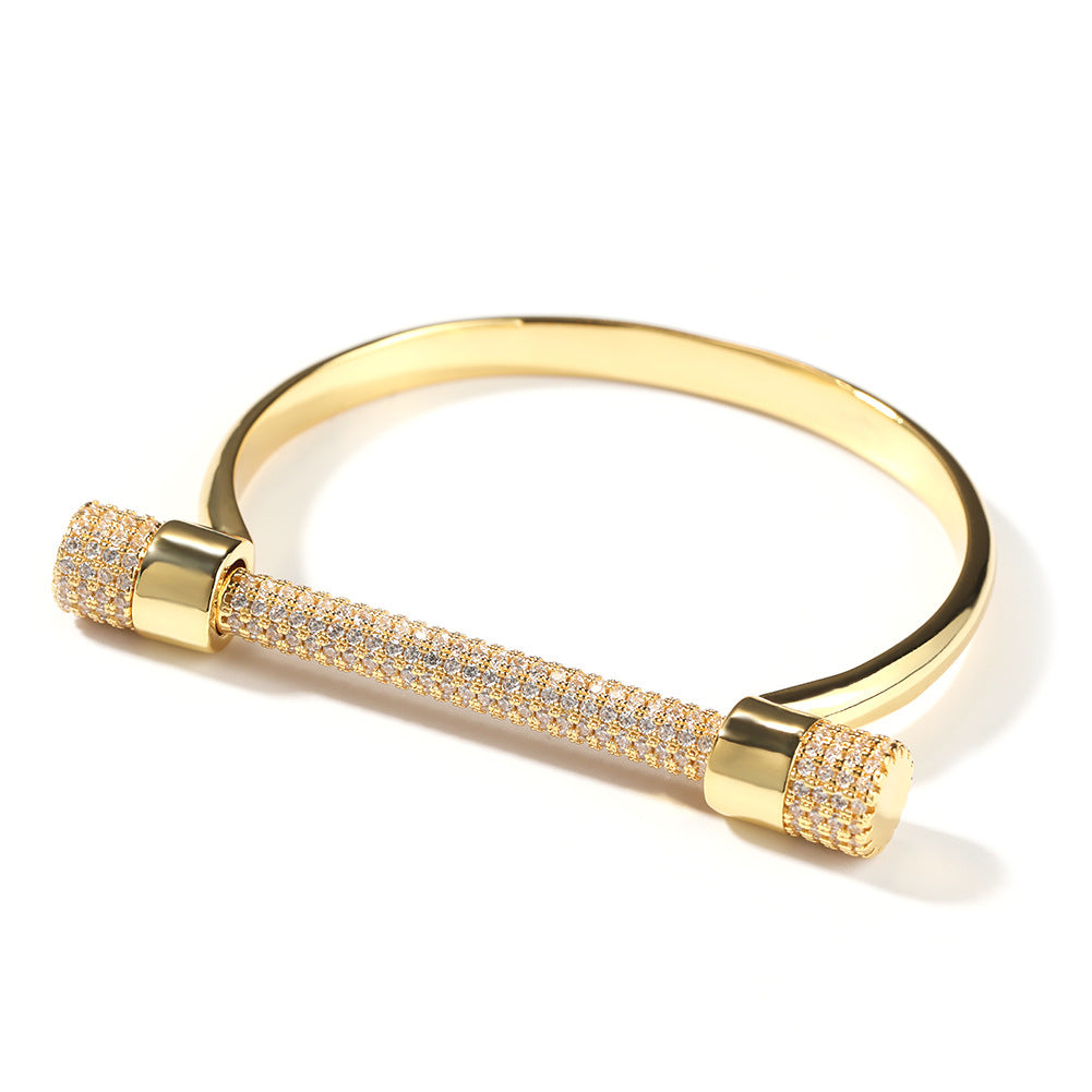 Horseshoe-shaped bracelets inlaid with zircon and diamonds by nowadaysfashion