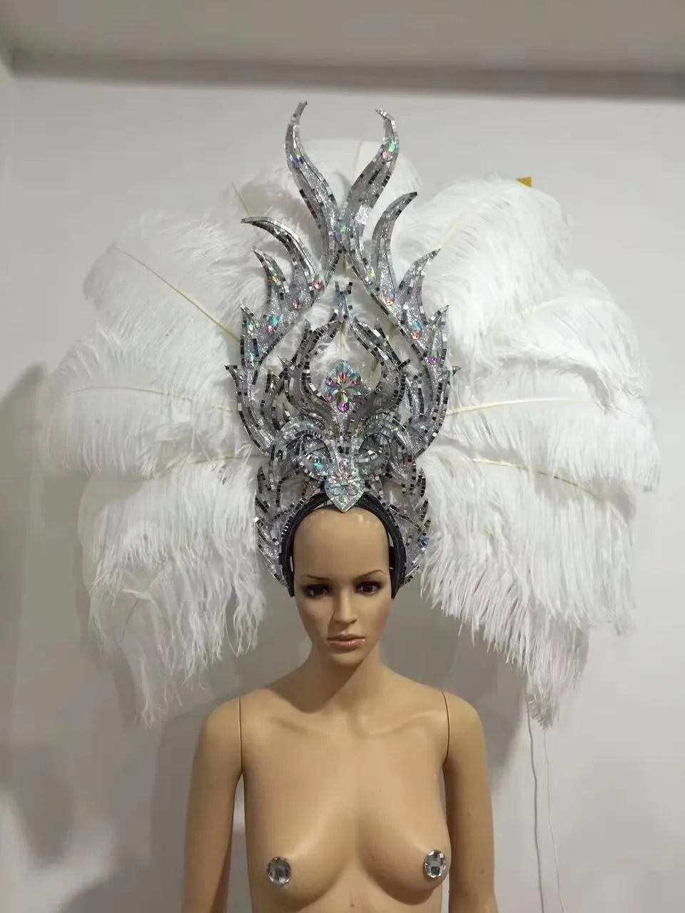FASHIONABLE AND EXQUISITE HEADDRESS FEATHERS SAMBA DANCE CARNIVAL HALLOWEEN PARTY LATIN DANCE BAR PERFORMANCE HAT MASQUERADE by Stardust Starlets
